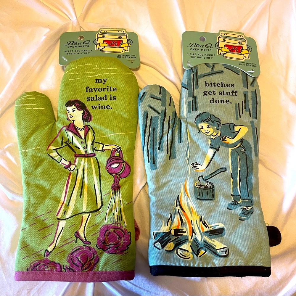 Set of Blue Q fun oven mits
